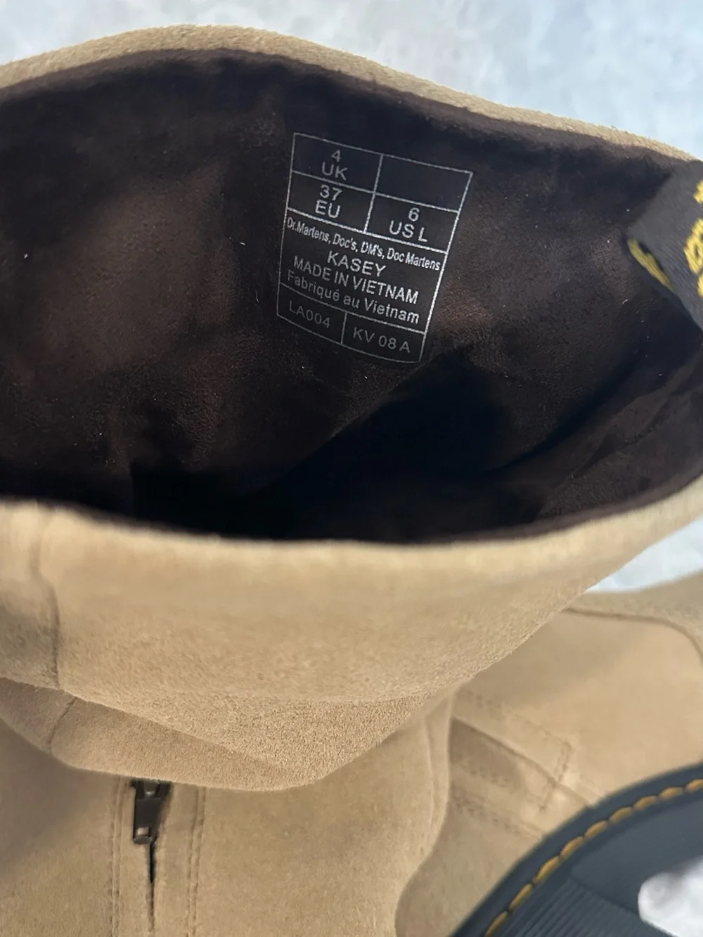 (NWT) Dr Martens Suede Tan Boots